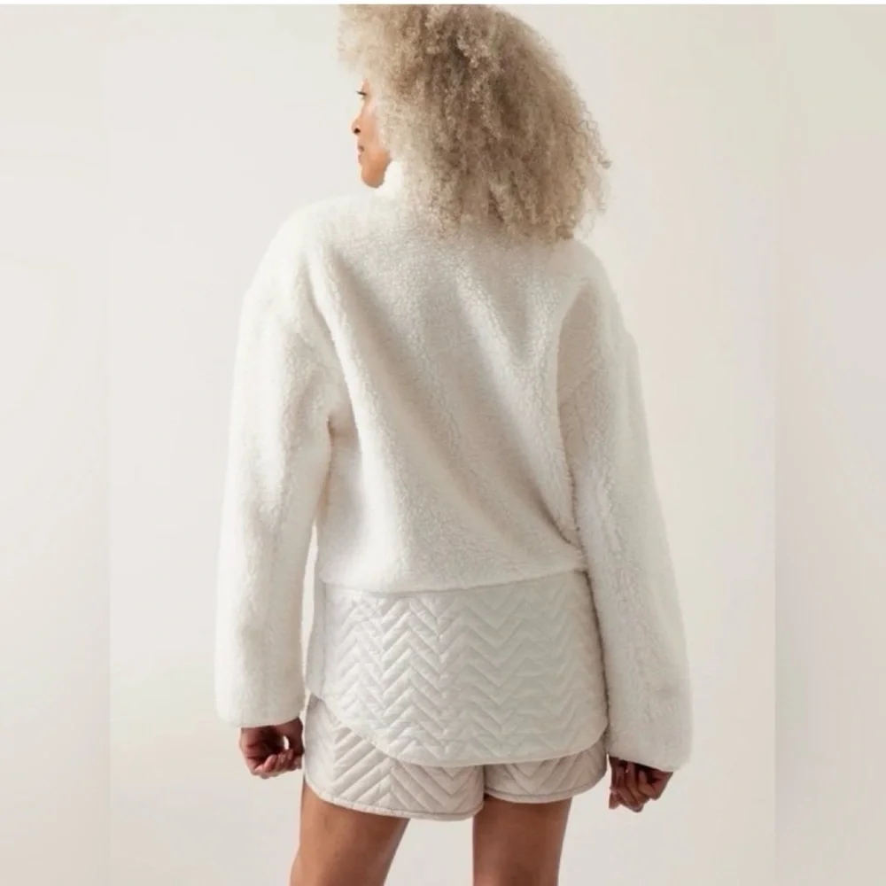 Athleta cozy Sherpa  Cream Pullover Fleece quarter snaps